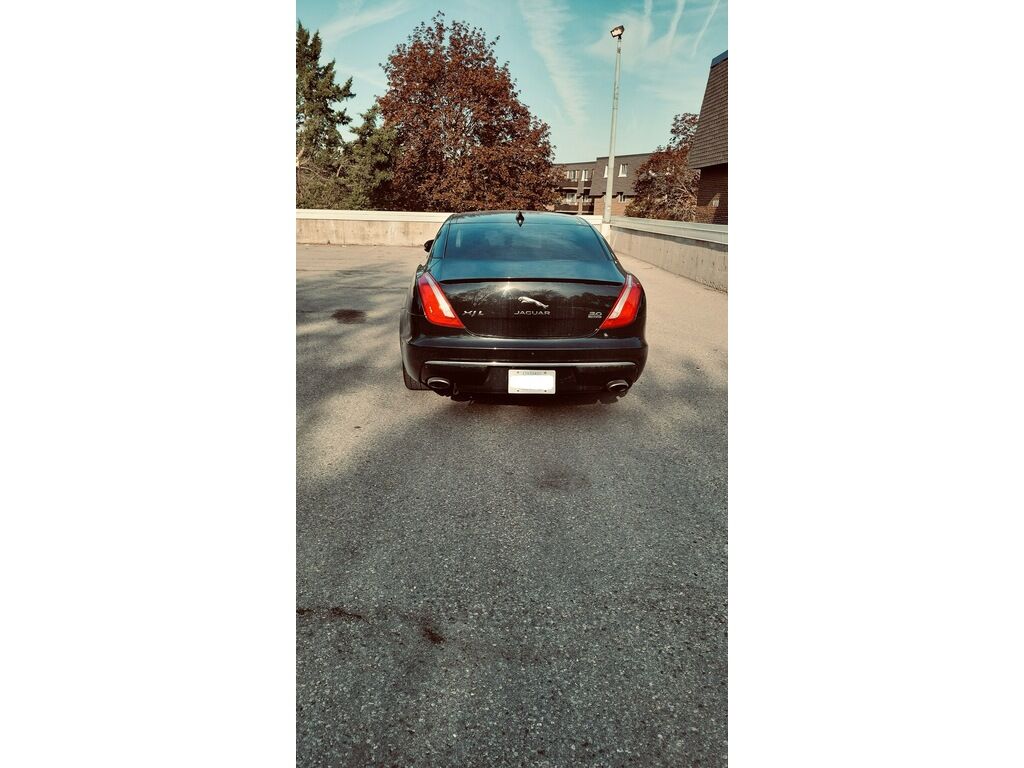 Jaguar XJ