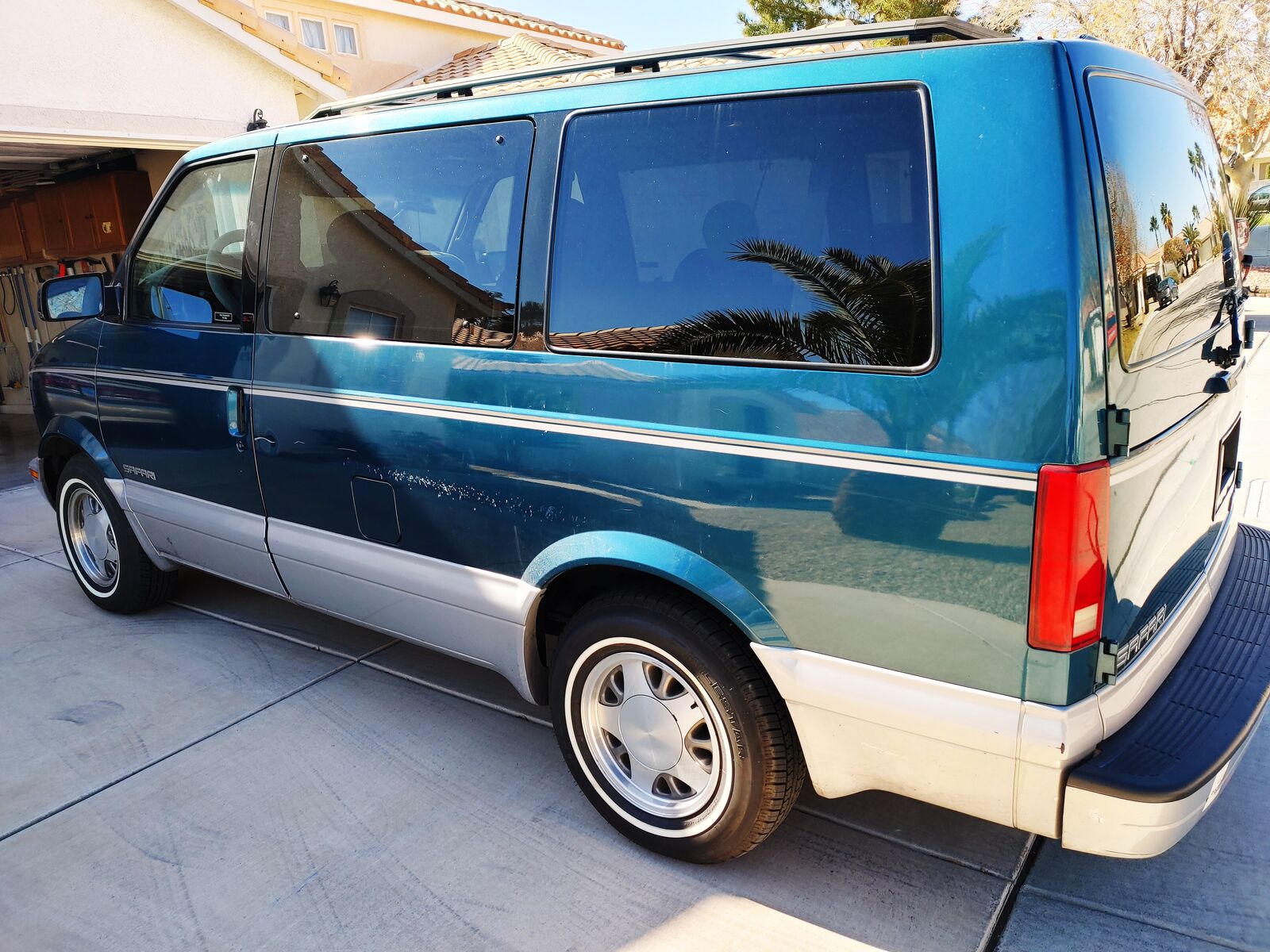 GMC Safari