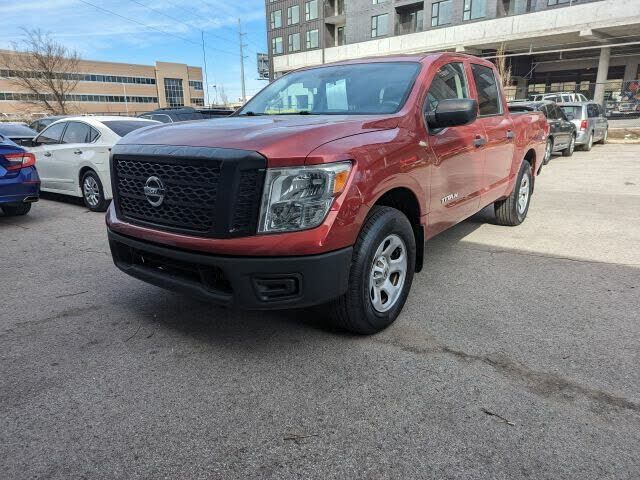 2017 NISSAN Titan