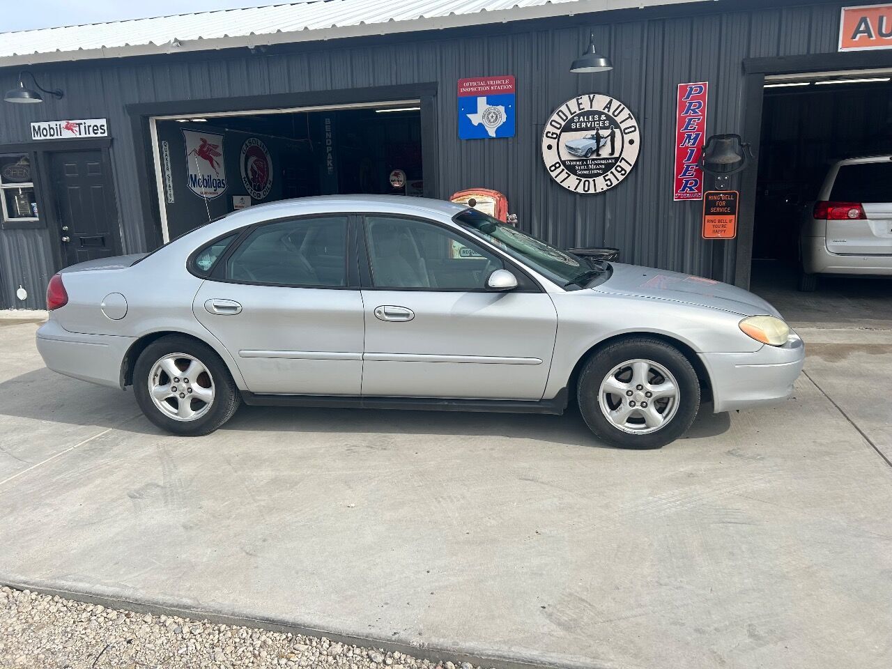 2002 FORD Taurus