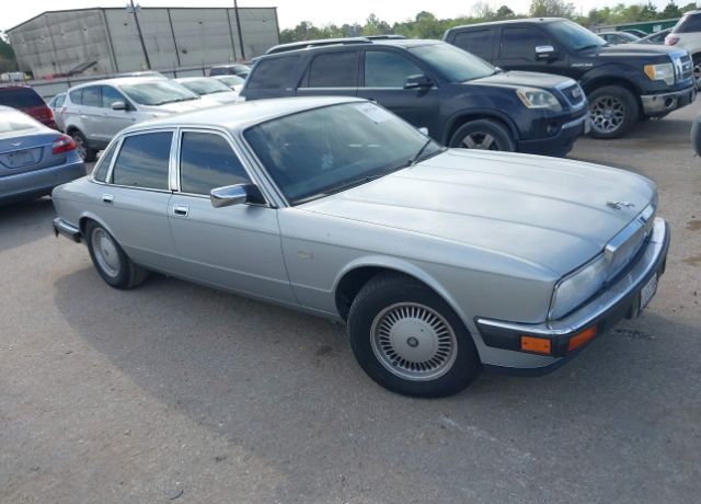 Jaguar XJ6
