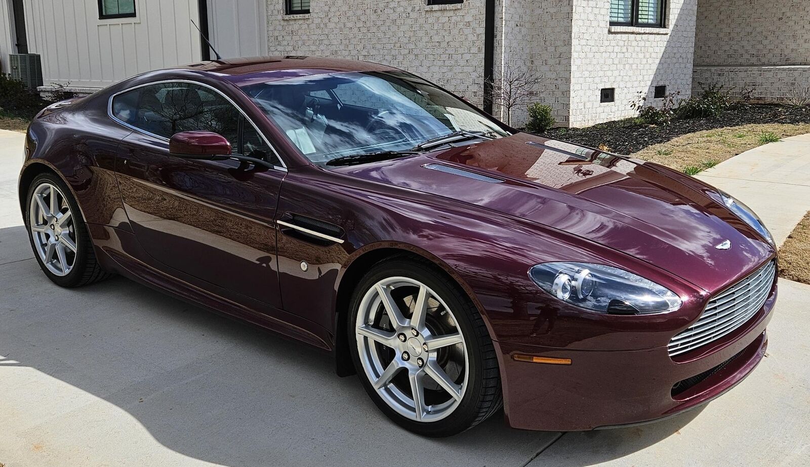 Aston Martin V8 Vantage
