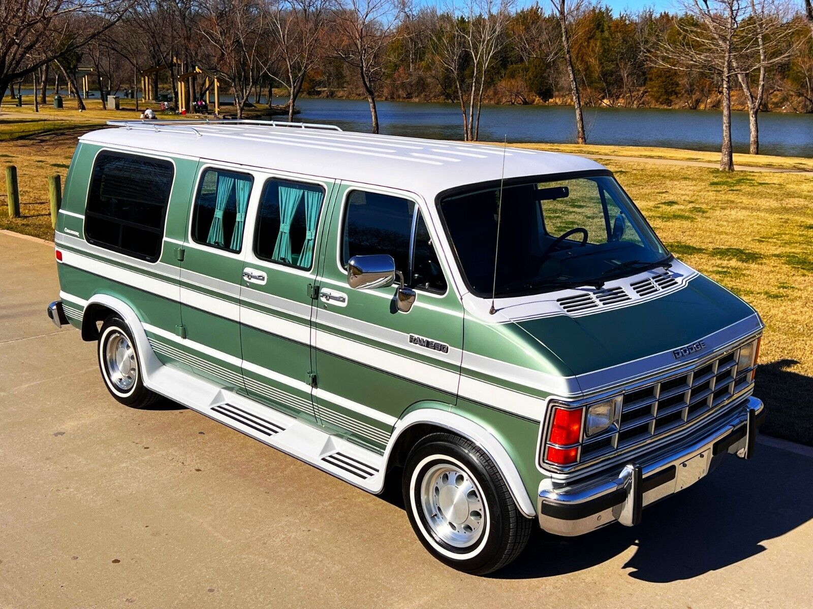 Dodge Ram Van