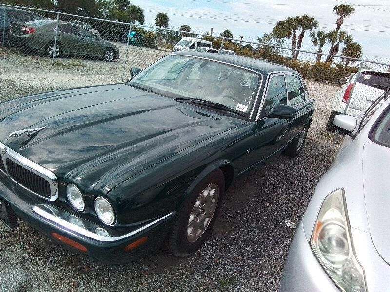 Jaguar XJ8