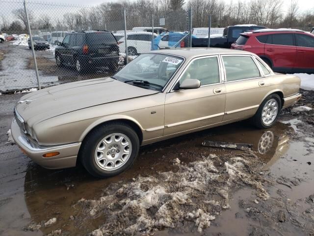 Jaguar XJ8