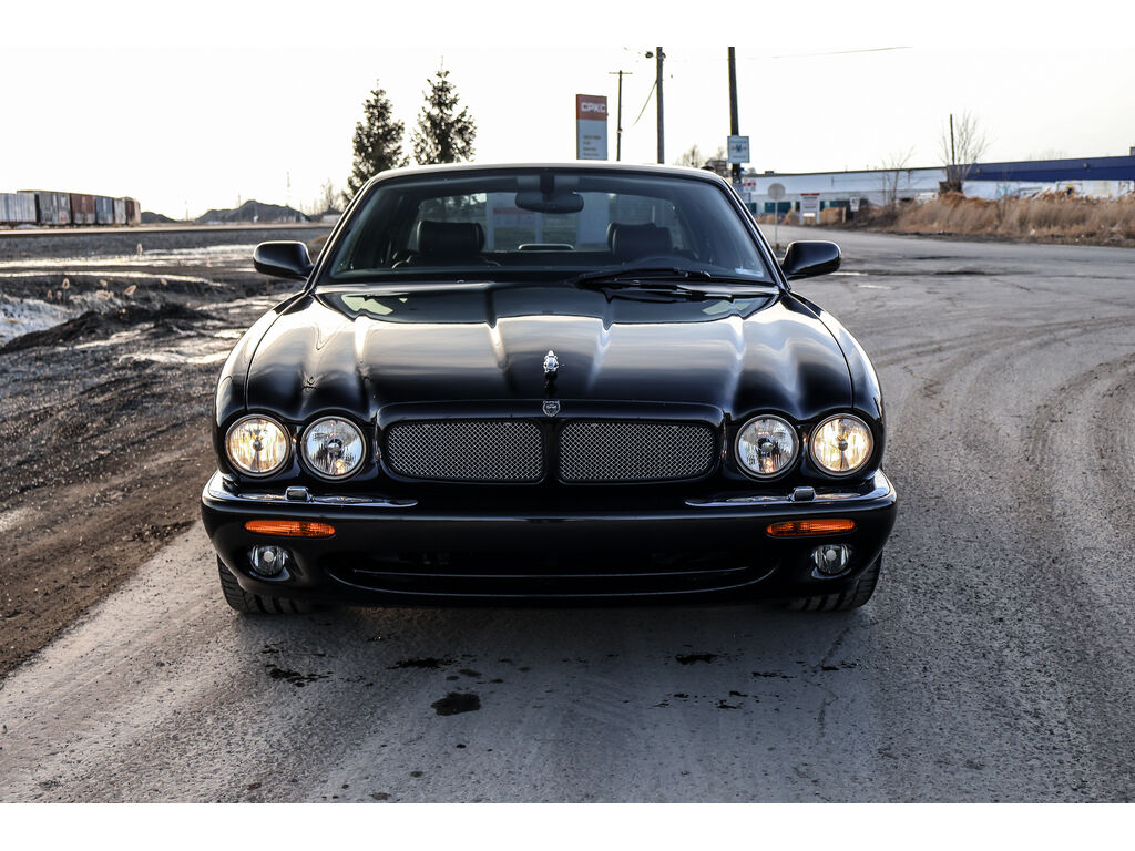 Jaguar XJR