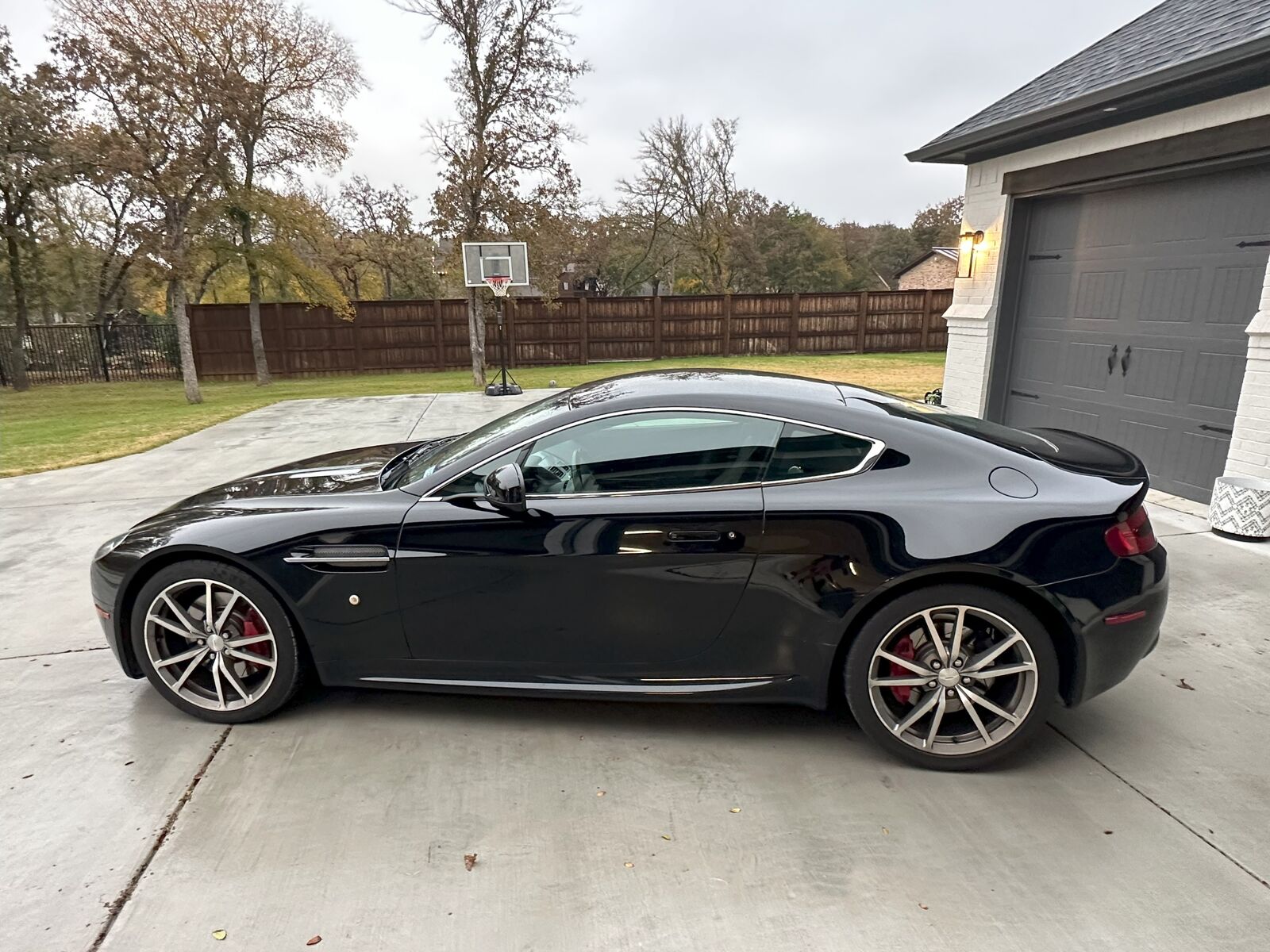 Aston Martin V8 Vantage