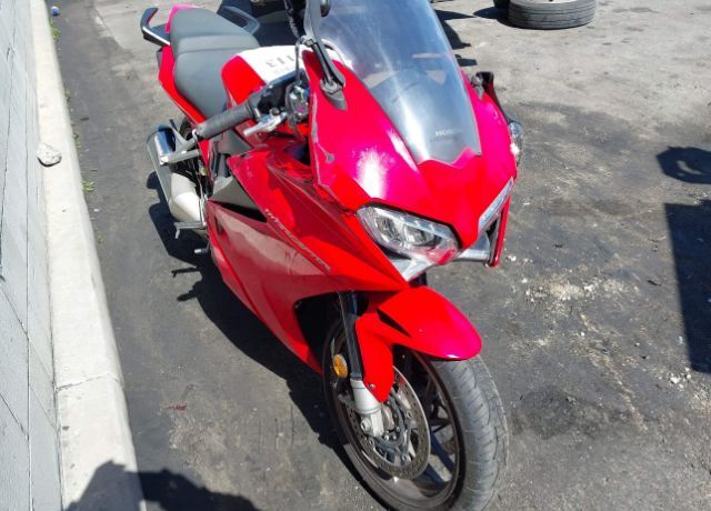 Honda VFR800F (INTERCEPTOR)