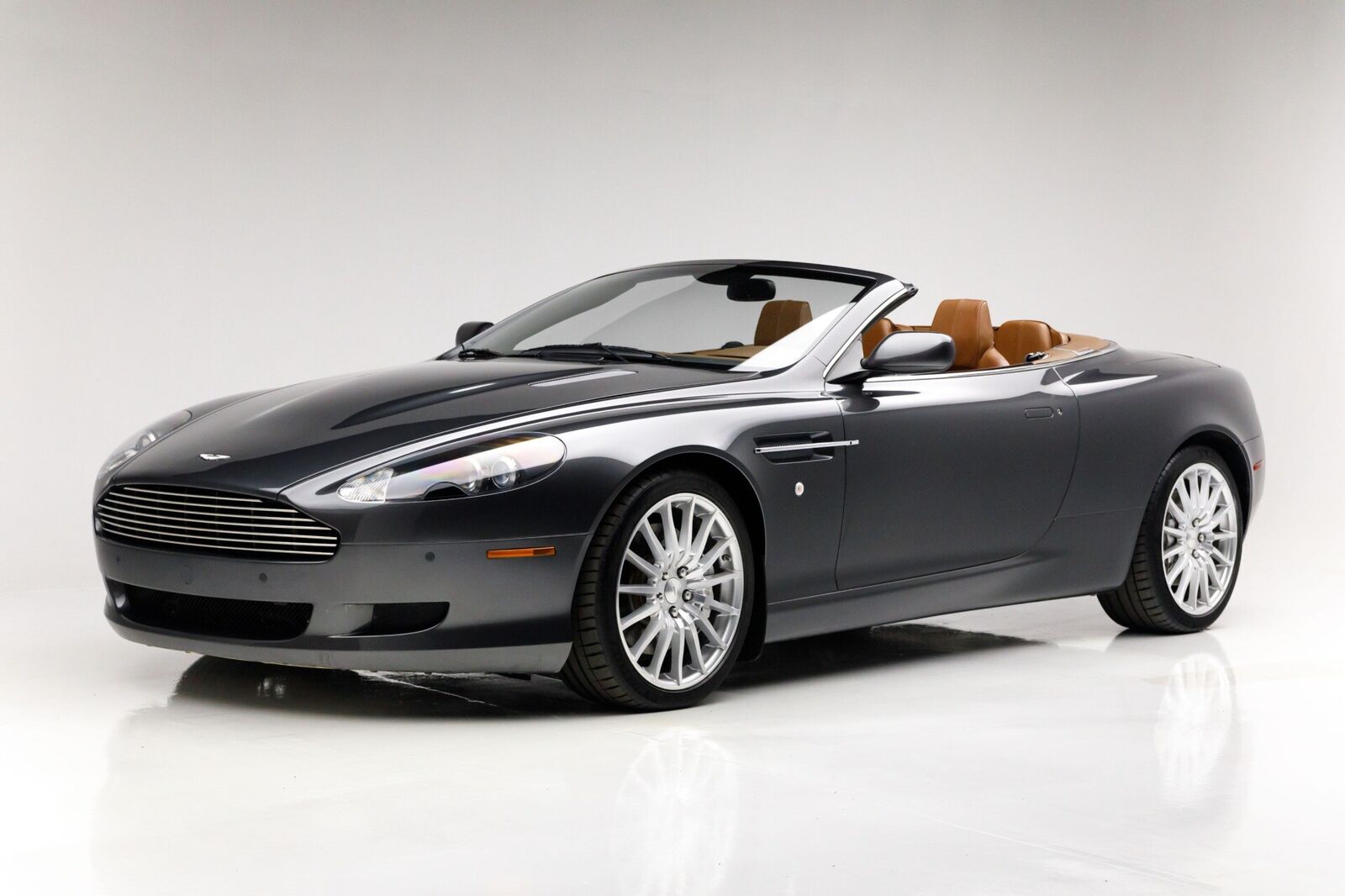 Aston Martin DB9