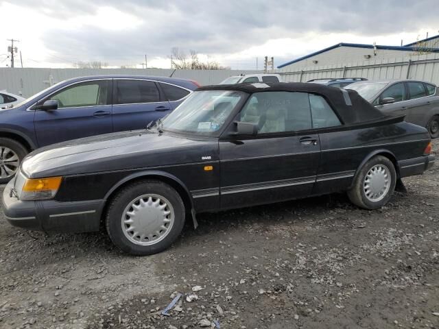 Saab 900