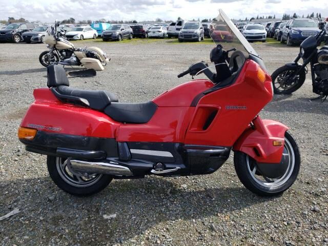 Honda PC800 (PACIFIC COAST)