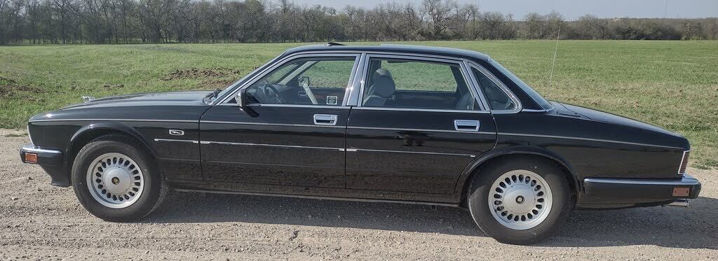 Jaguar XJ6
