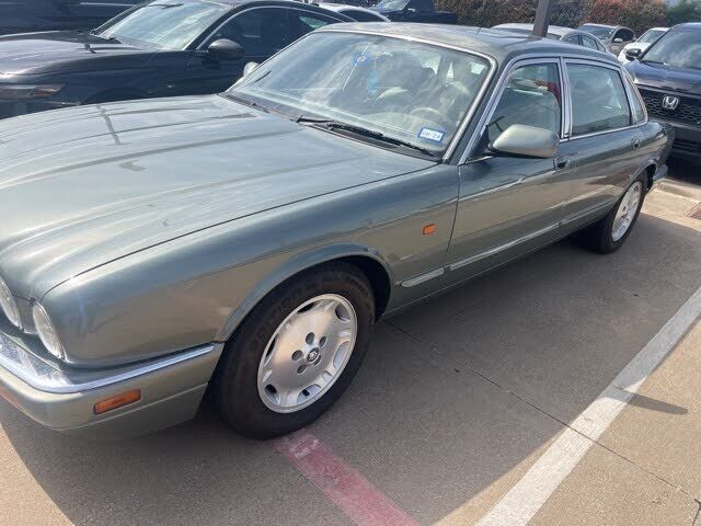 Jaguar XJ6