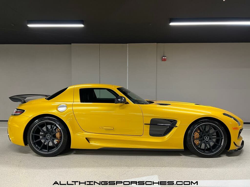 Mercedes-Benz SLS-Class
