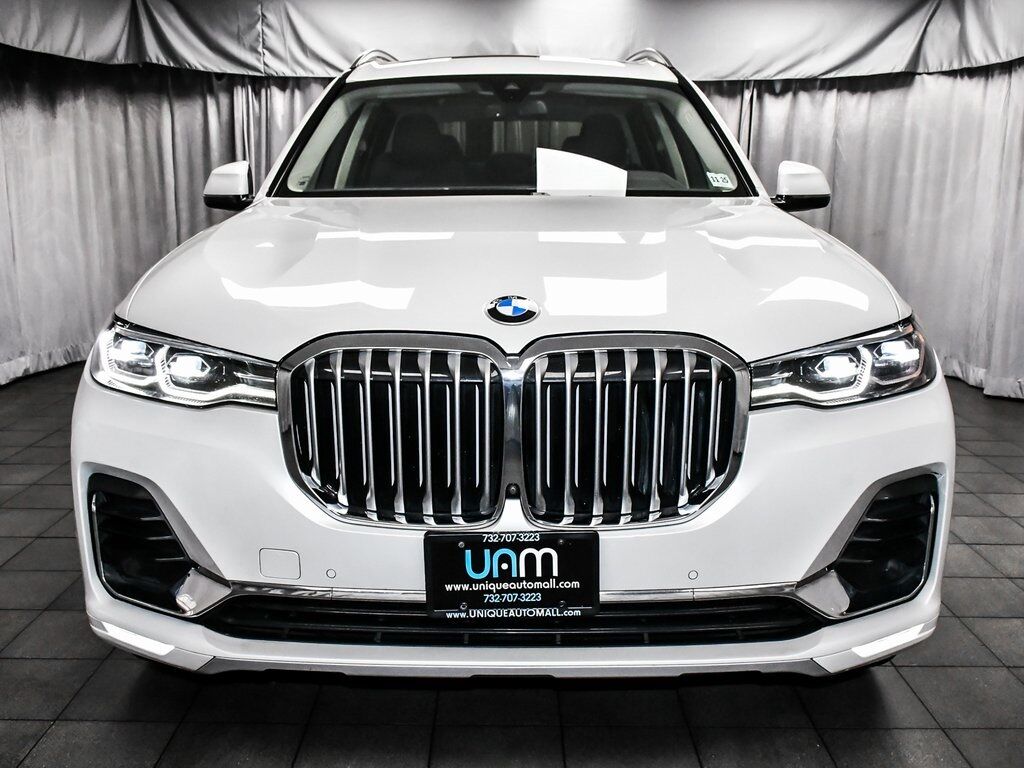 2021 BMW X7