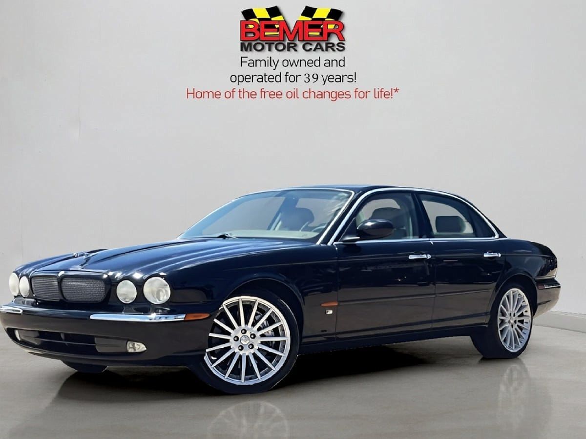 Jaguar XJR