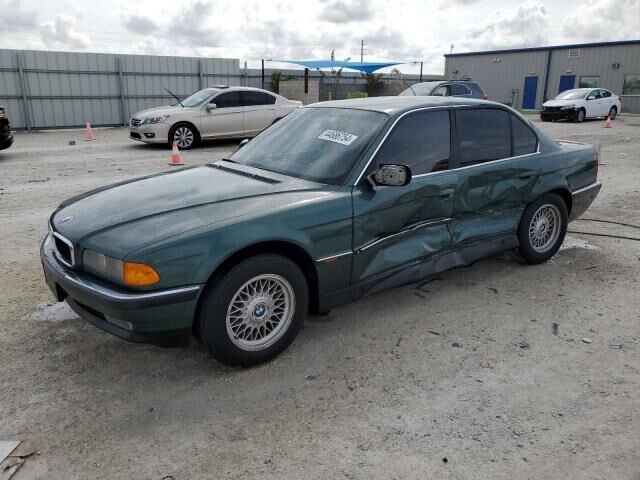 BMW 740i