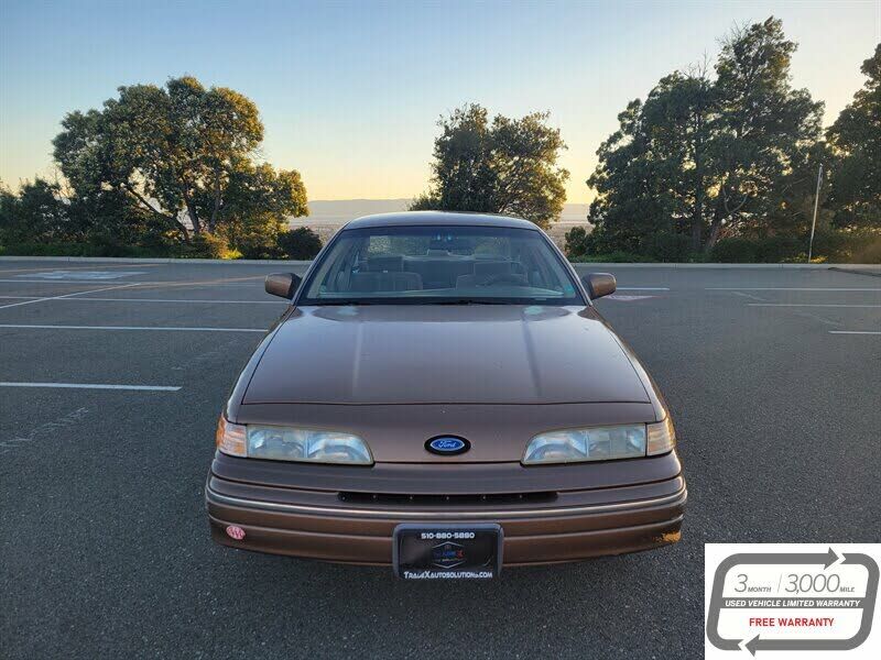 Ford Crown Victoria