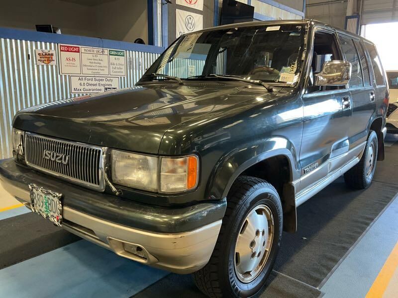 Isuzu Trooper