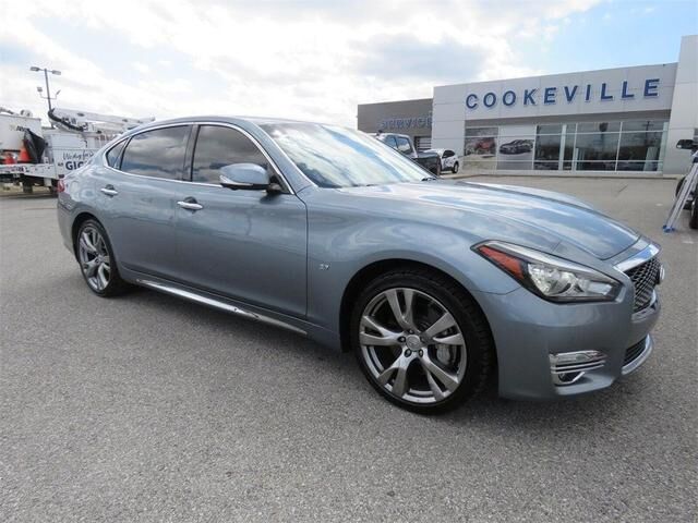 Infiniti Q70L