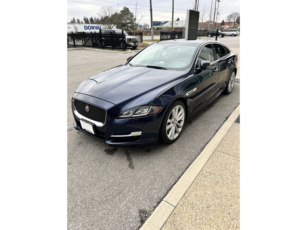 Jaguar XJ