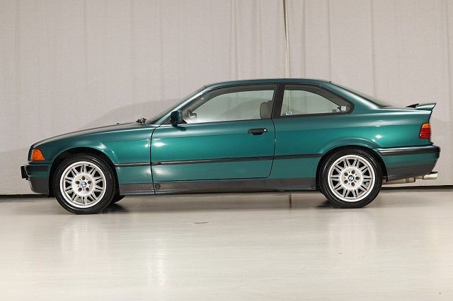 BMW 325iS