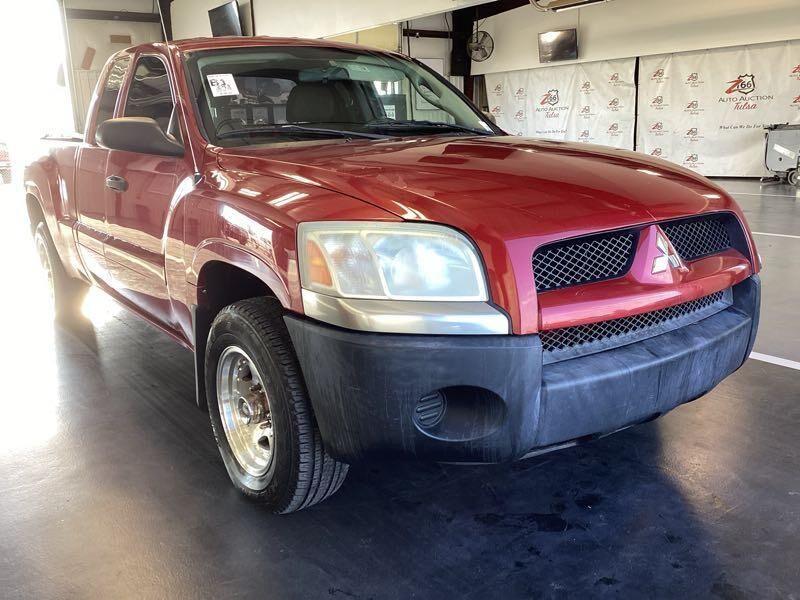 Mitsubishi Raider