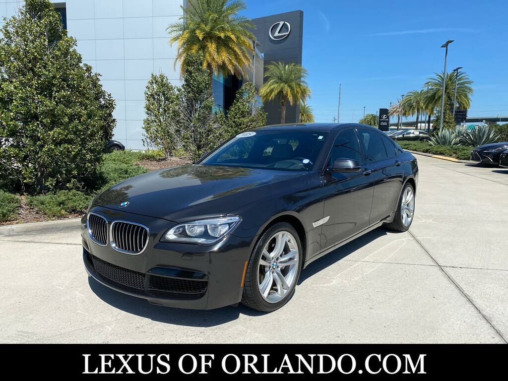 BMW 740i