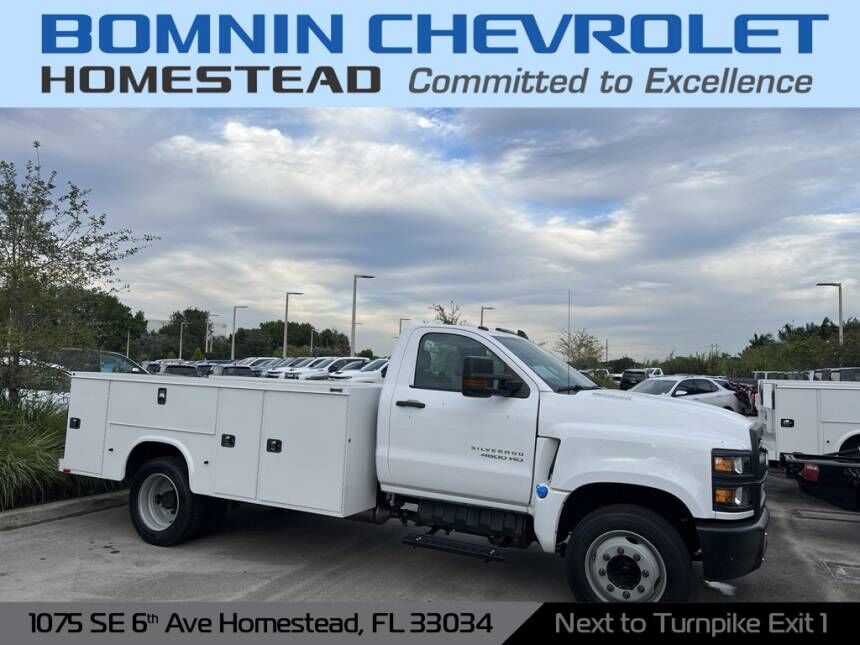 2023 GMC Silverado Medium Duty