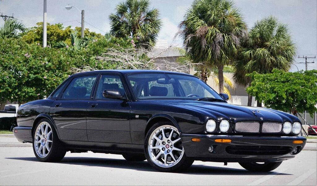 Jaguar XJR