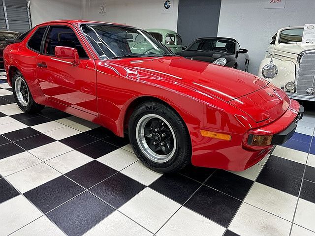 PORSCHE