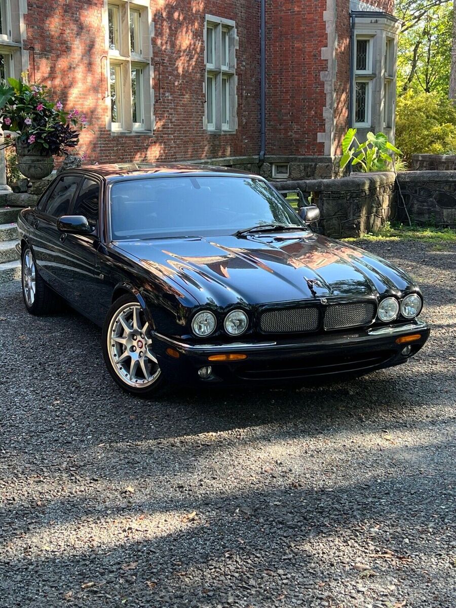 Jaguar XJR
