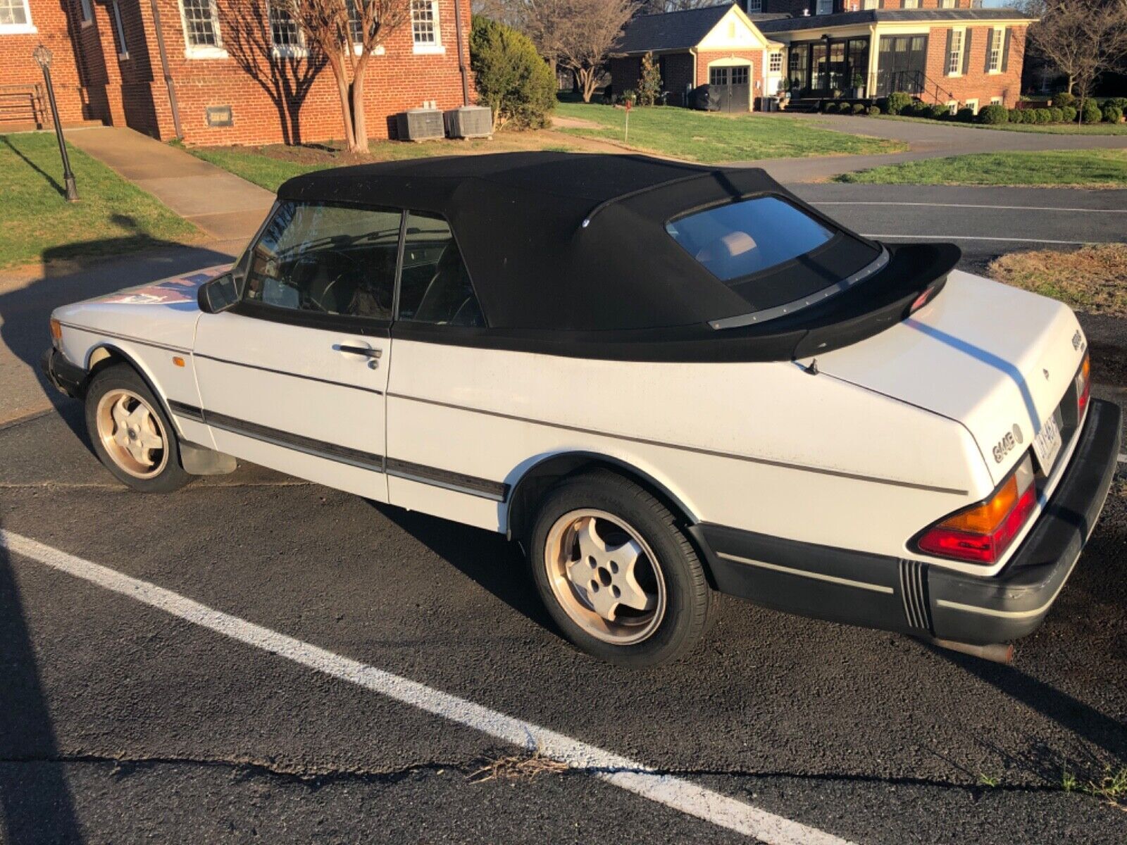 Saab 900