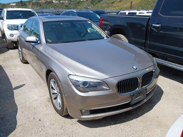 BMW 740i