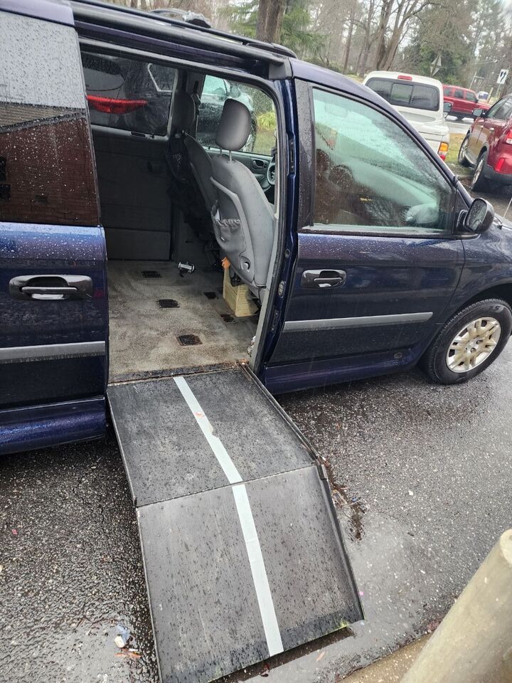 2005 DODGE Caravan