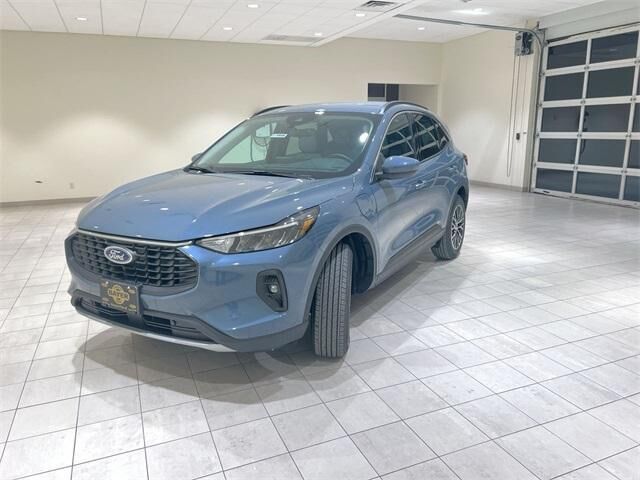 2024 FORD Escape