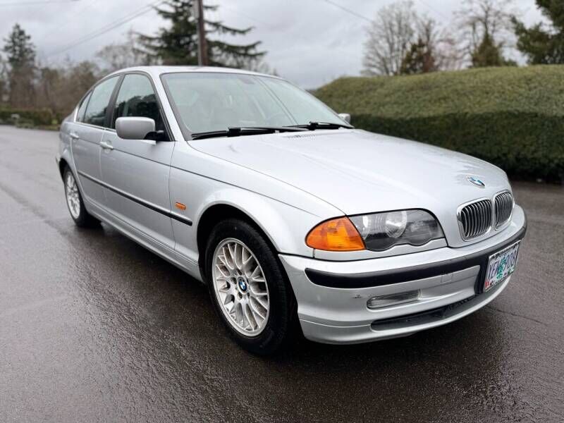 BMW 328i
