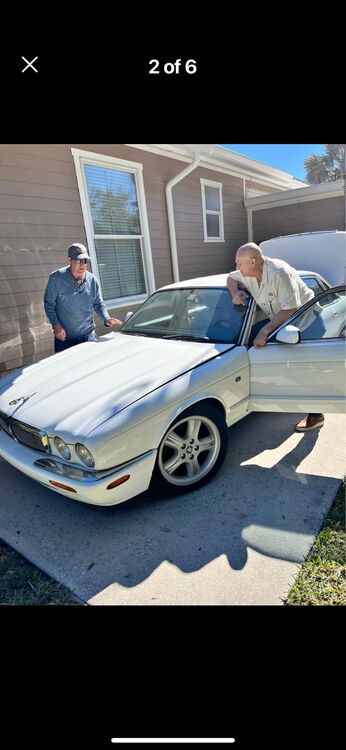 Jaguar XJR