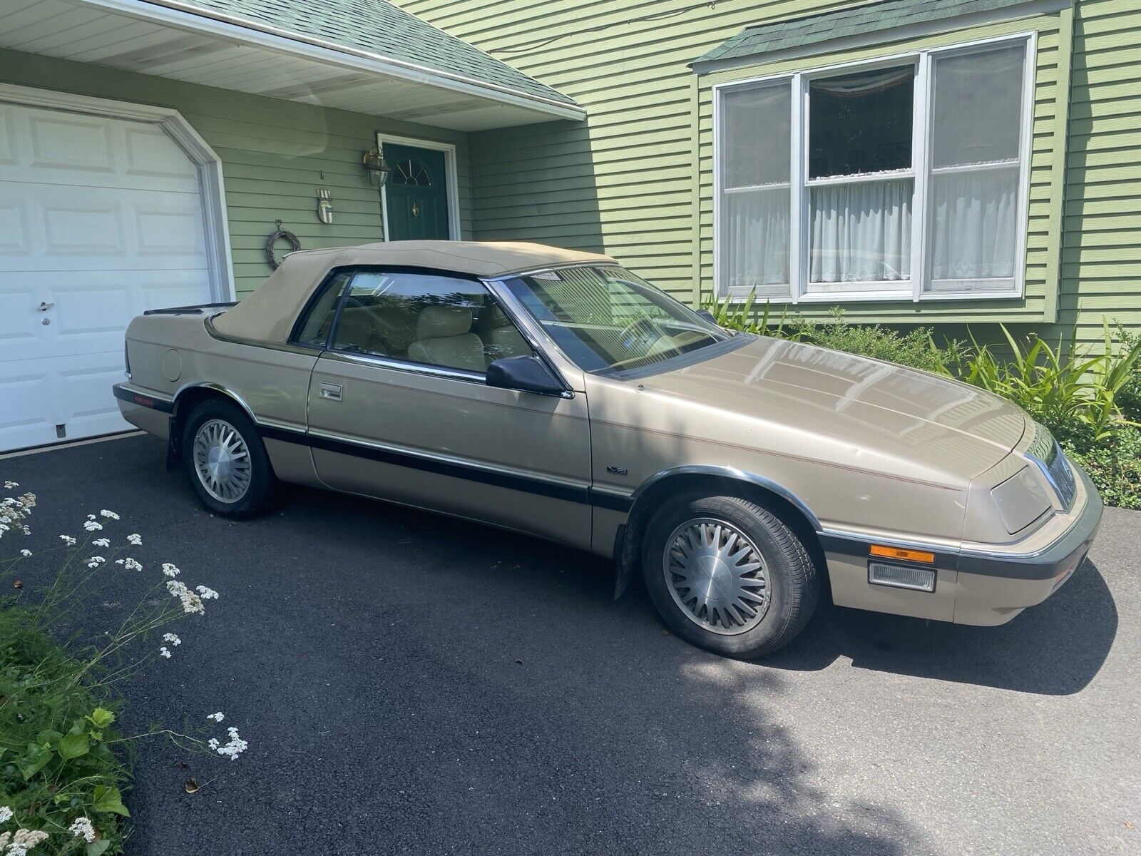 Chrysler LeBaron