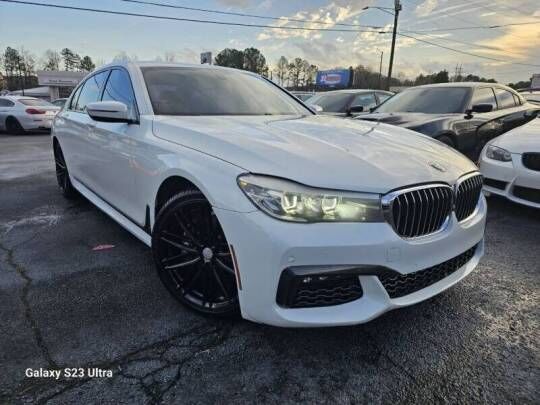 BMW 740i