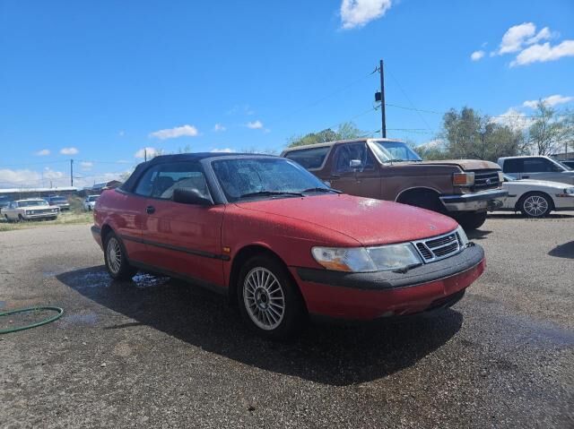 Saab 900