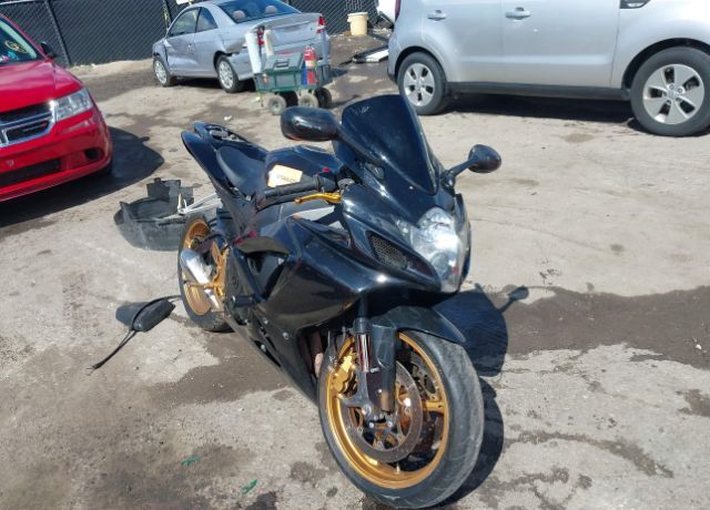 Suzuki GSX-R750