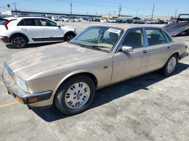 Jaguar XJ6