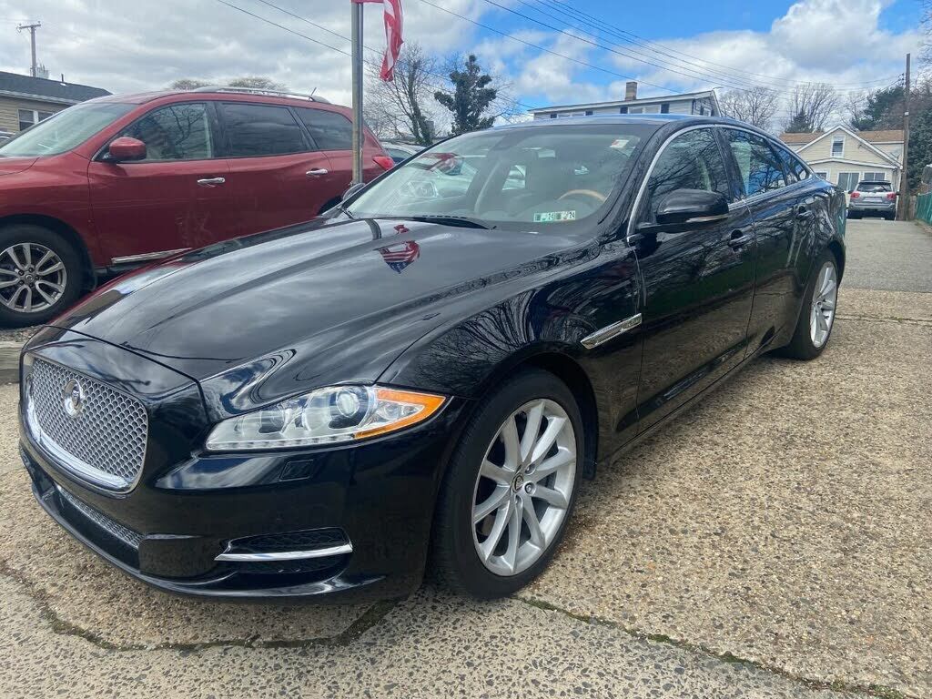 Jaguar XJ