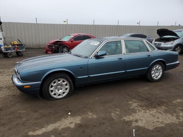Jaguar XJ8