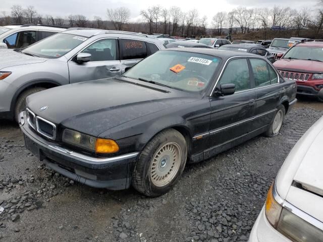 BMW 740i
