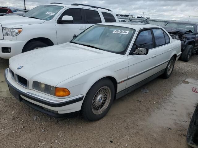 BMW 740i