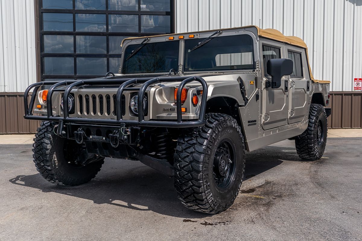 HUMMER H1