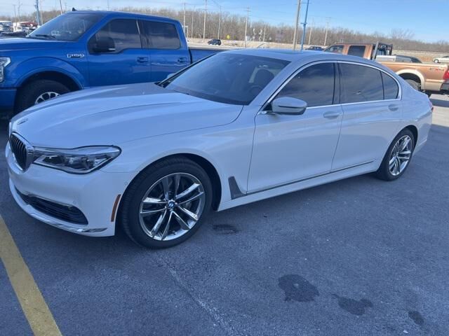 2016 BMW 750i