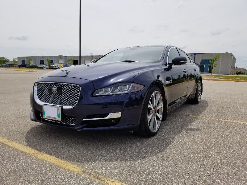 Jaguar XJ